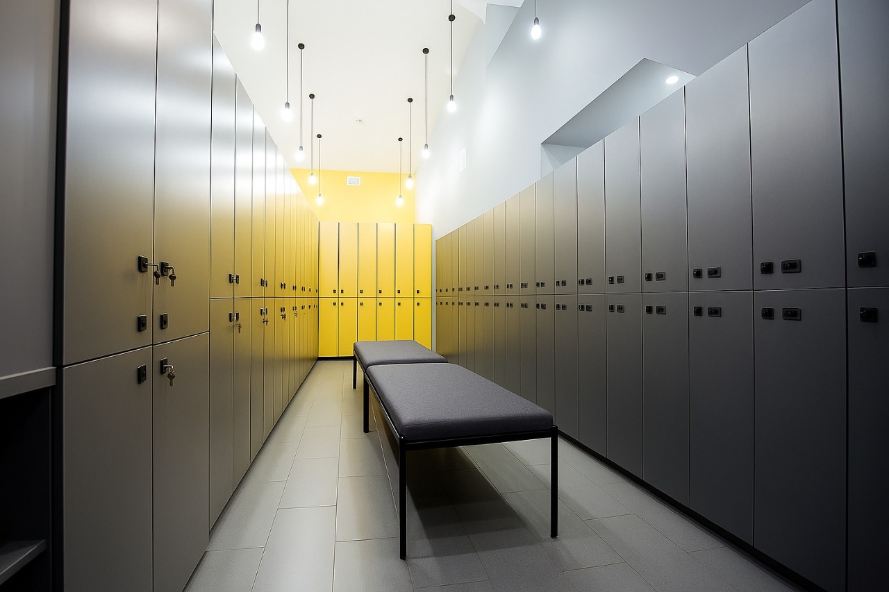 Роздягальні/Зона очікування біля душових